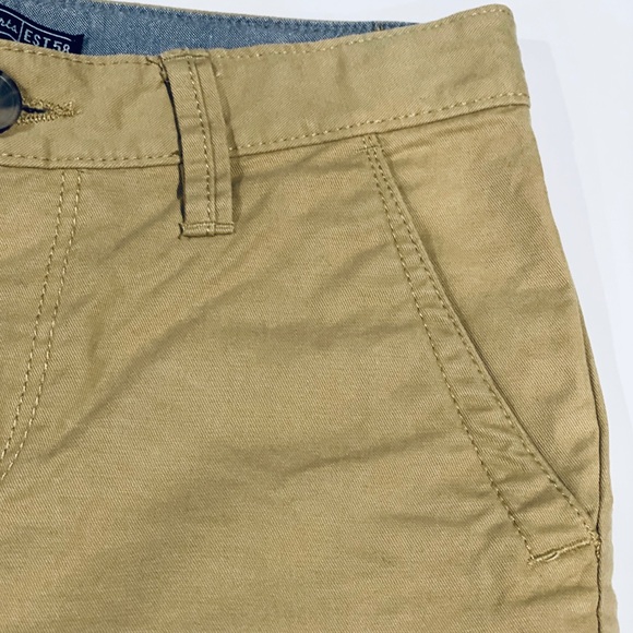 Classic Chino Shorts Size 8-9Y - Picture 4 of 11